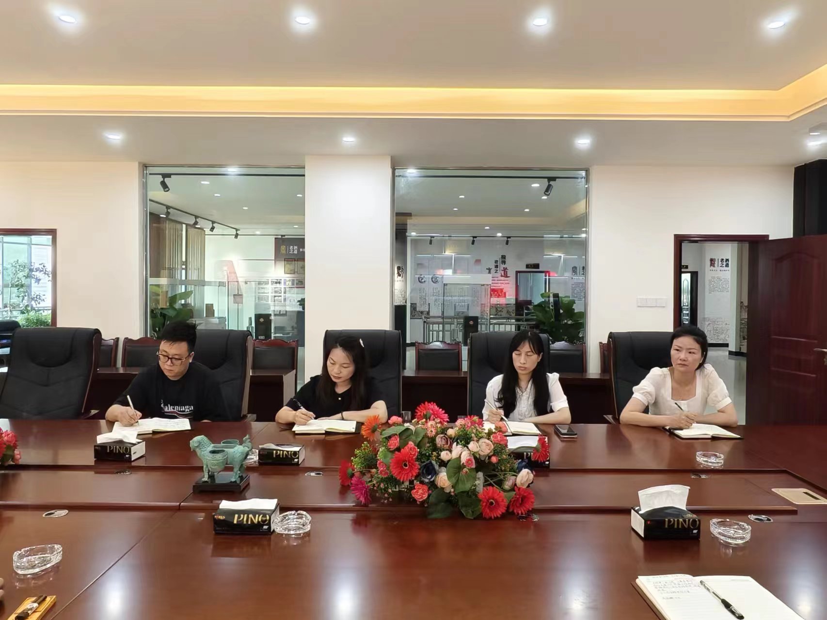 老酒集團(tuán)組織開(kāi)展員工交心談心會(huì)